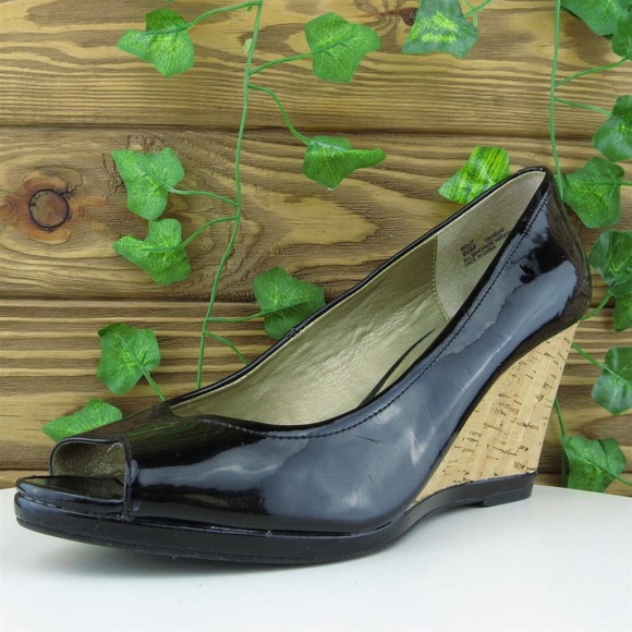 GNW Women Peep Toe Heel Shoes Molly Black Synthetic Size 8.5 Medium (B, M) - Picture 1 of 6